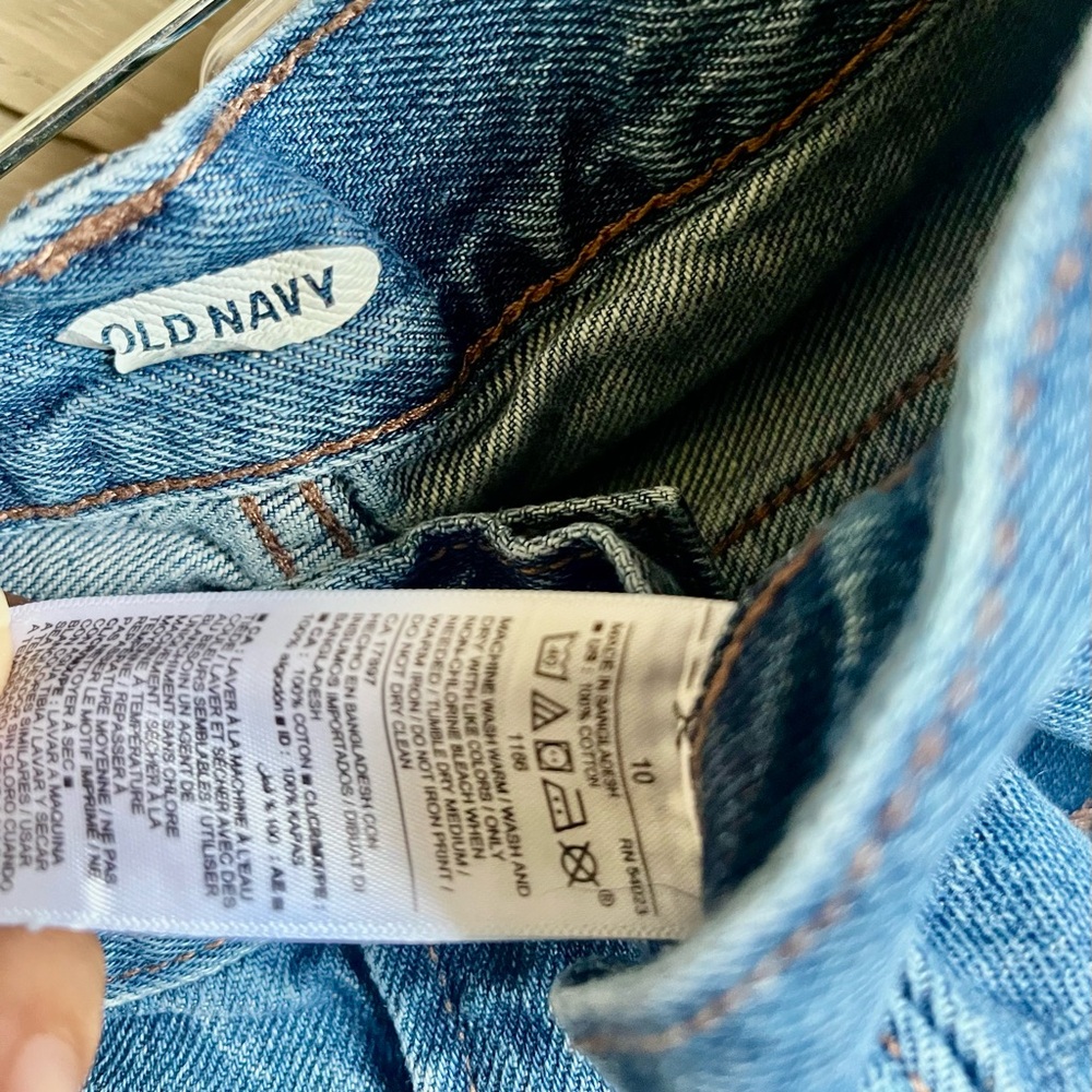 Old Navy Dark Blue Jean Shorts size 10. - Picture 3 of 3